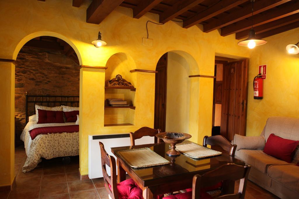 Apartamentos Rurales La Solana Robledillo De Gata Dış mekan fotoğraf
