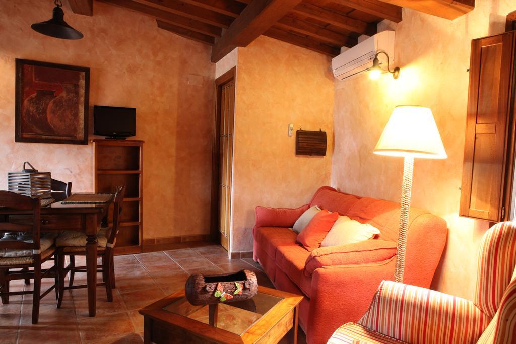 Apartamentos Rurales La Solana Robledillo De Gata Dış mekan fotoğraf